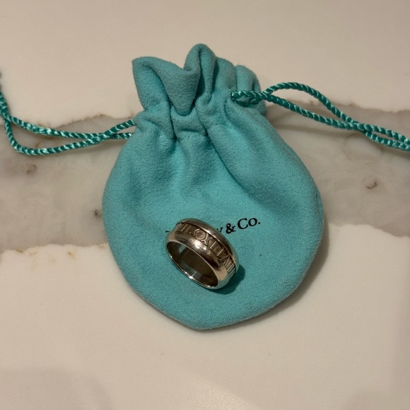 Tiffany & Co. Atlas Ring - Size 7.5 - Picture 3 of 7